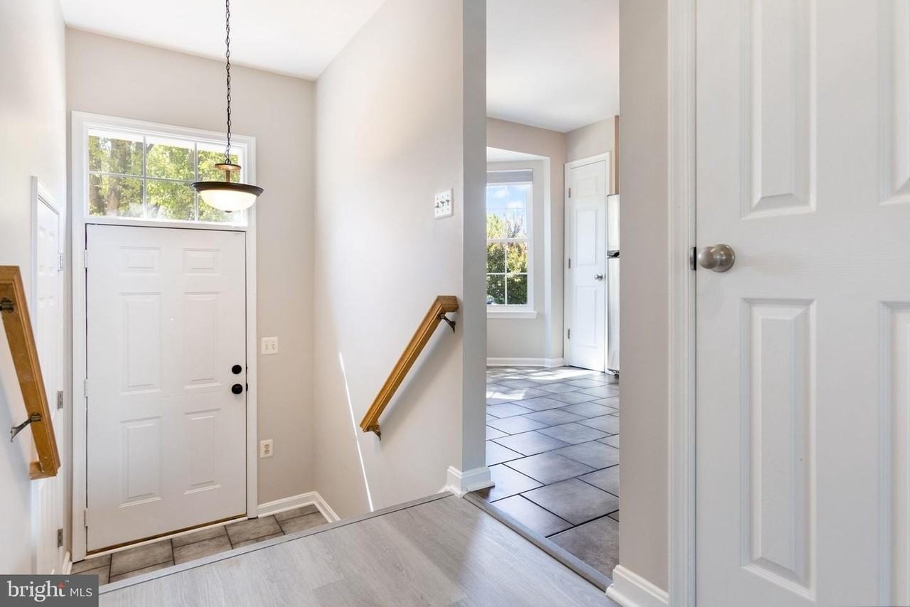 104 Frazer Dr - Photo 3 of 35