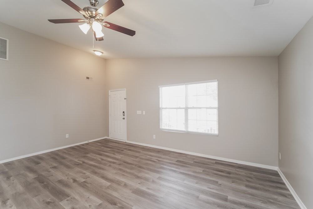 5221 Valcourt Rd - Photo 5 of 16