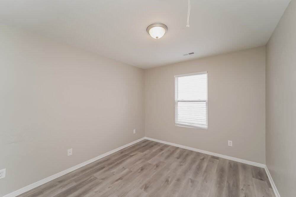 5221 Valcourt Rd - Photo 6 of 16