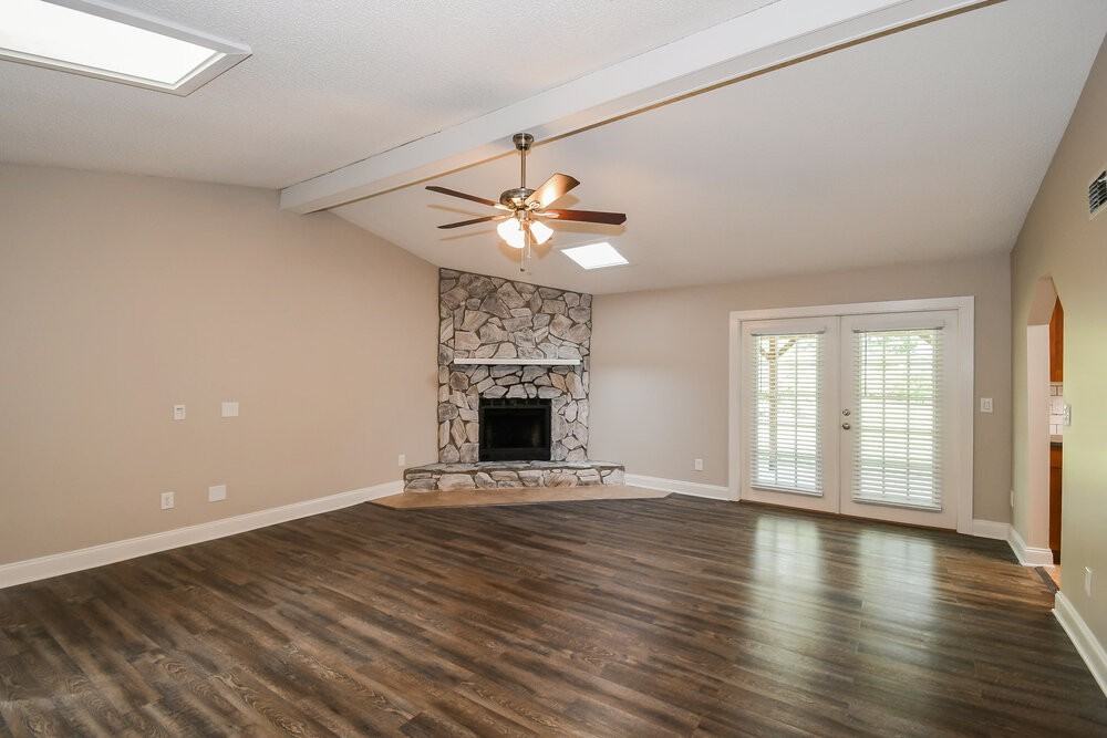 6020 Pine Ave - Photo 4 of 16
