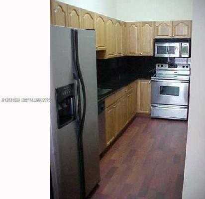 2408 Ne 135th St #2408 - Photo 4 of 9
