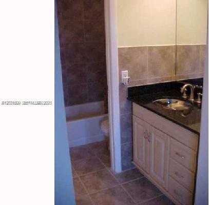 2408 Ne 135th St #2408 - Photo 7 of 9