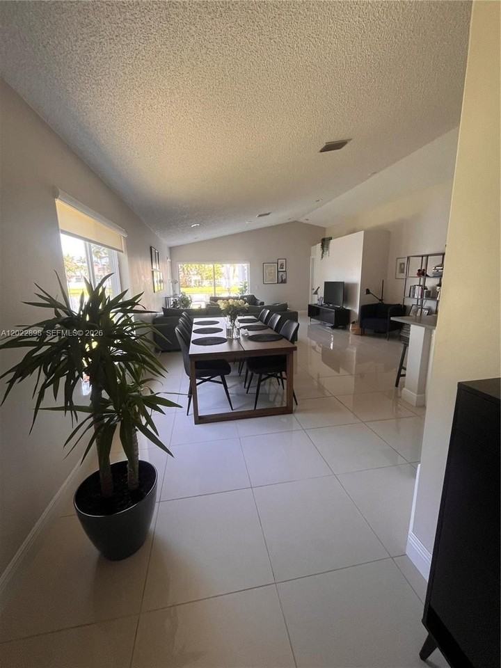 4472 Blossom Ln - Photo 4 of 15
