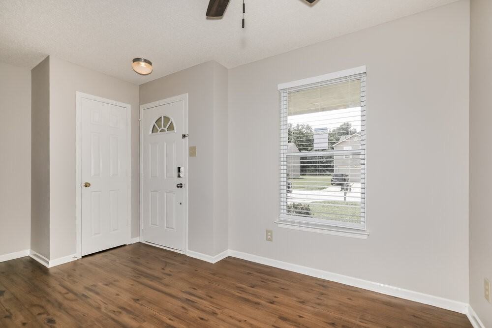 11351 N Creekside Dr - Photo 5 of 17