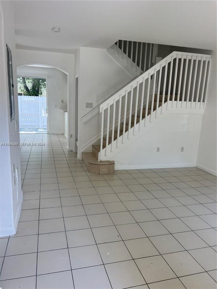 2910 Se 15th Rd #55 - Photo 2 of 11