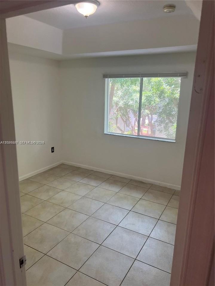 2910 Se 15th Rd #55 - Photo 7 of 11