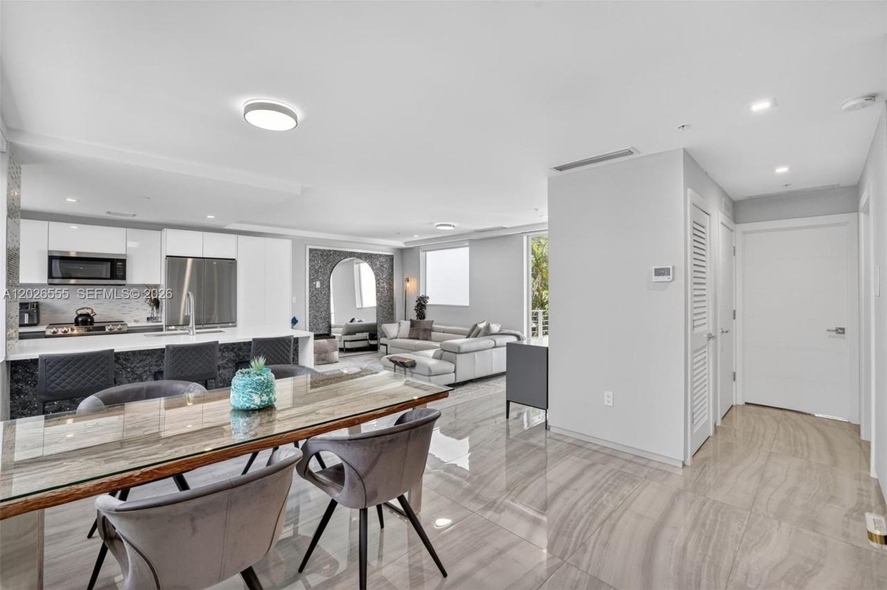 700 Ne 14th Ave #311 - Photo 5 of 50