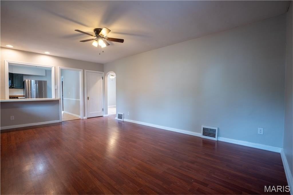 312 Midway Ave - Photo 4 of 28