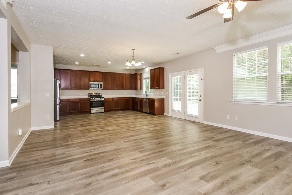 2110 Valley Creek Dr - Photo 7 of 17