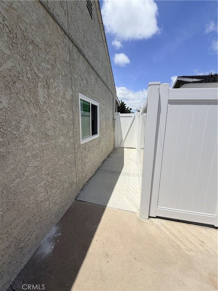 18029 Horst Ave - Photo 3 of 17