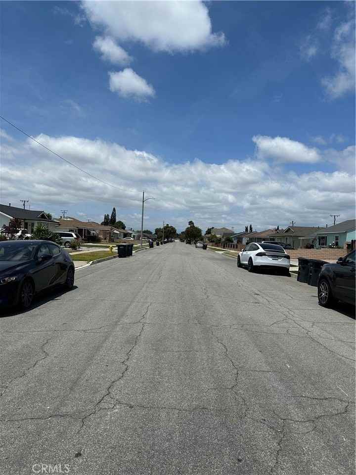 18029 Horst Ave - Photo 4 of 17