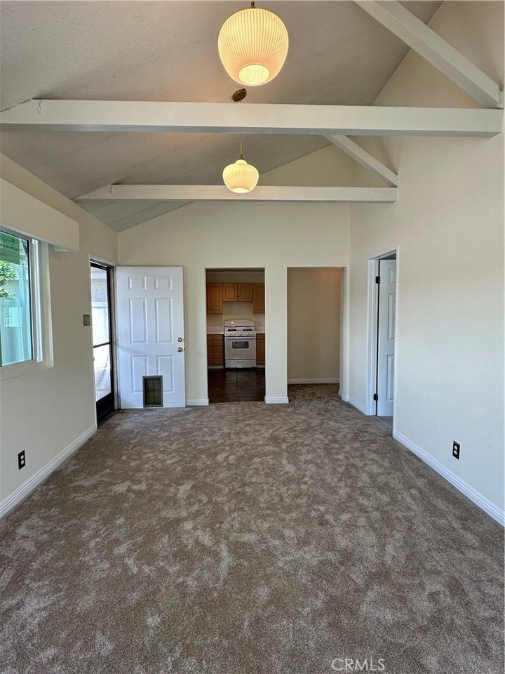 18029 Horst Ave - Photo 7 of 17