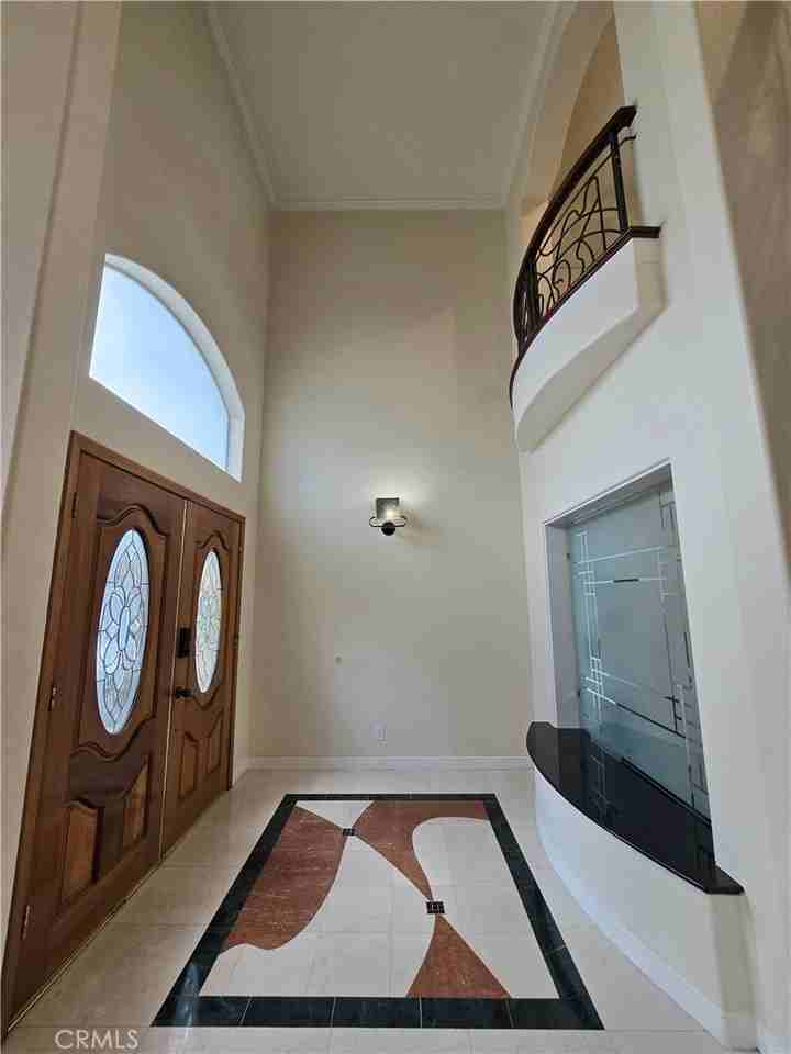 8219 Somerset Pl - Photo 3 of 36