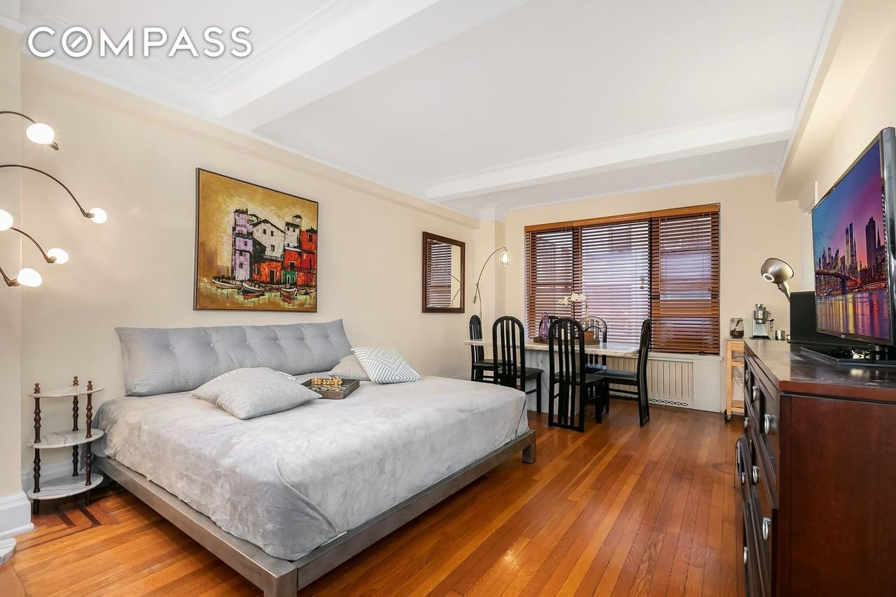 7 Park Ave #7J - Photo 2 of 7
