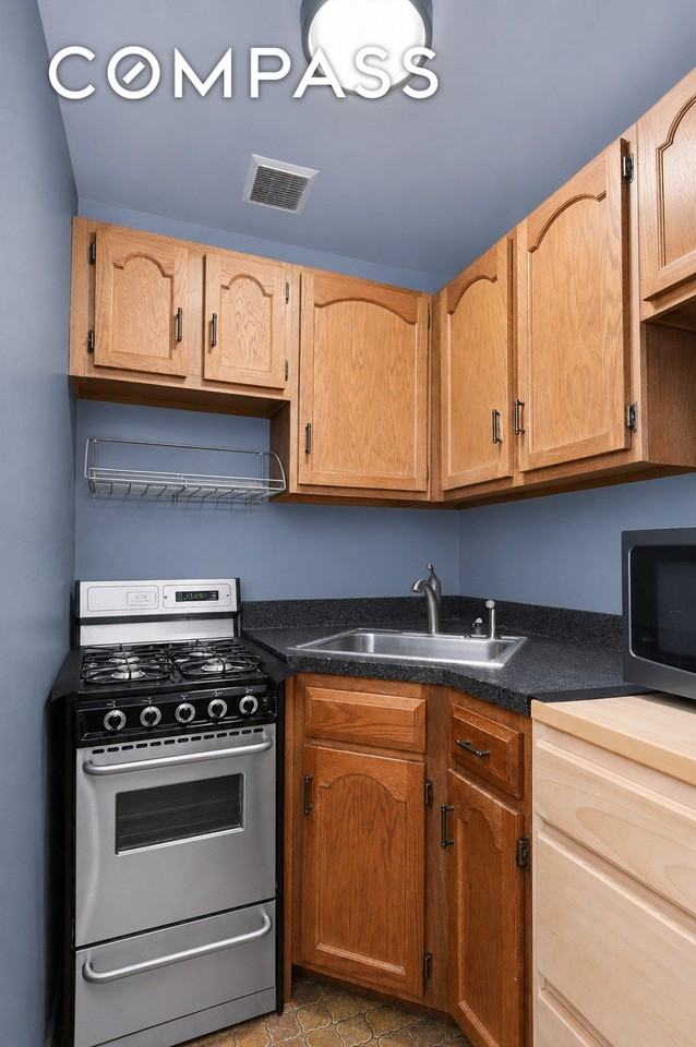 110 W 71st St #2B - Photo 3 of 6
