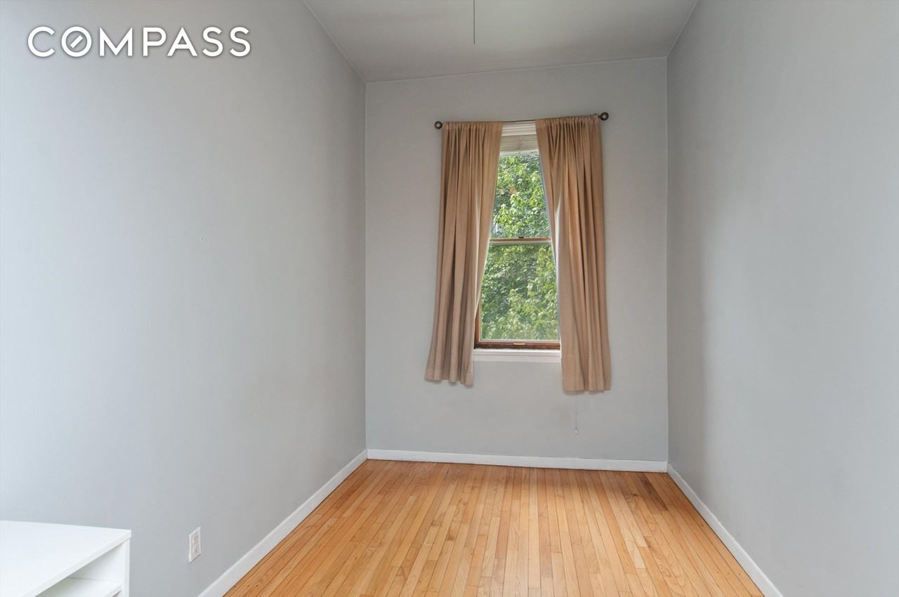 110 W 71st St #2B - Photo 4 of 6