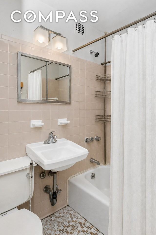110 W 71st St #2B - Photo 5 of 6