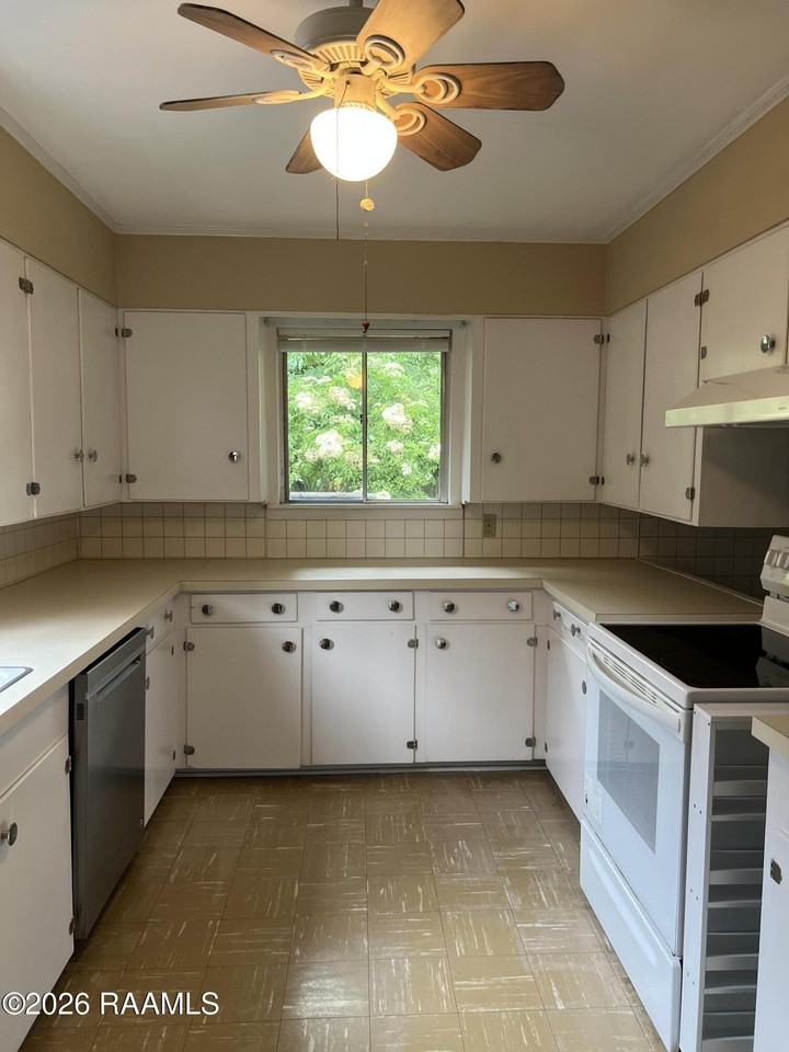 419 Saint Joseph St - Photo 2 of 19