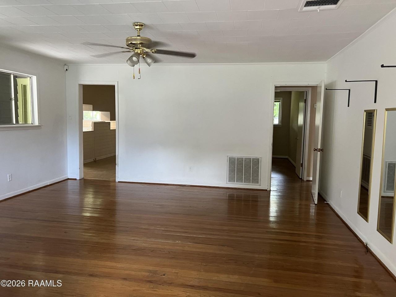 419 Saint Joseph St - Photo 4 of 19