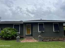 featured image of 135 Oakcrest Dr