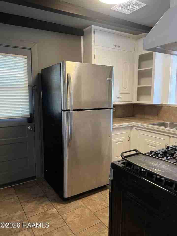 135 Oakcrest Dr - Photo 5 of 20