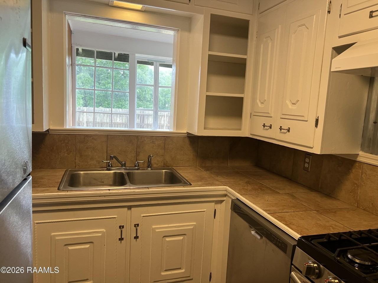 135 Oakcrest Dr - Photo 7 of 20