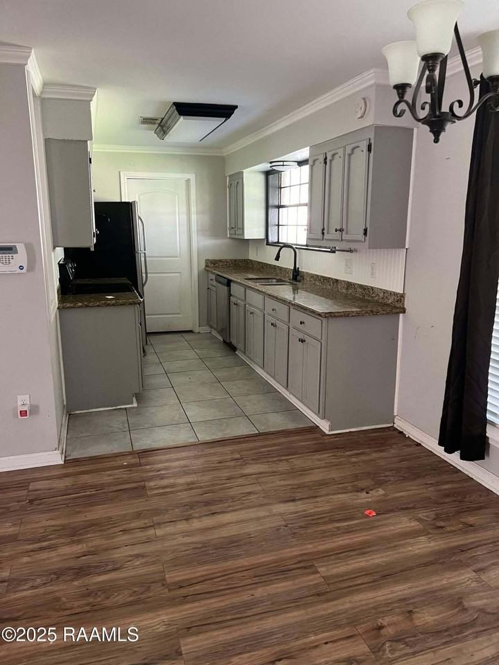25842 Shadow Brook Ave - Photo 3 of 6