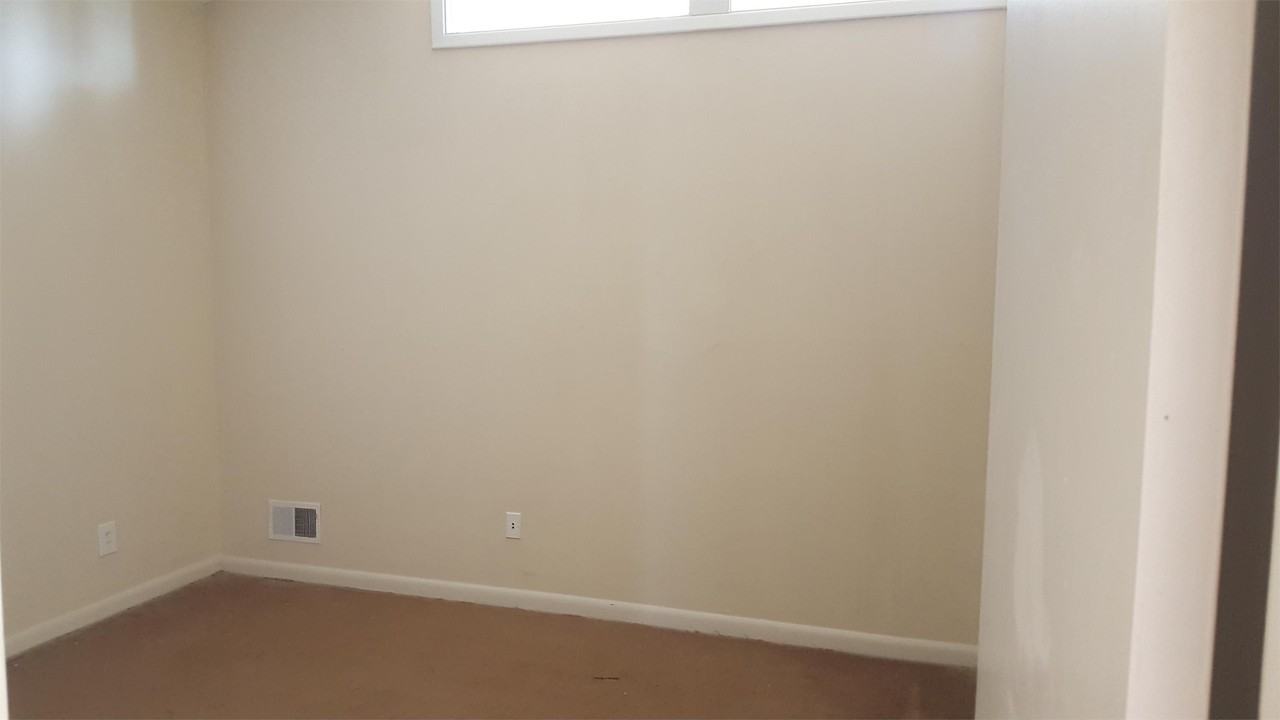 208 Latonea Dr #1 - Photo 5 of 8