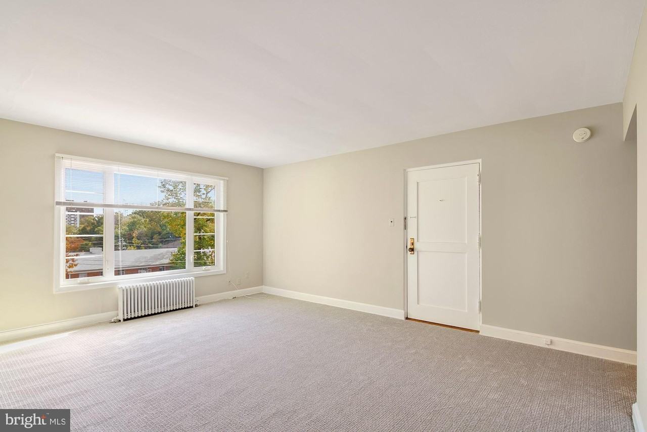 1410 N Quinn St #7 - Photo 2 of 15