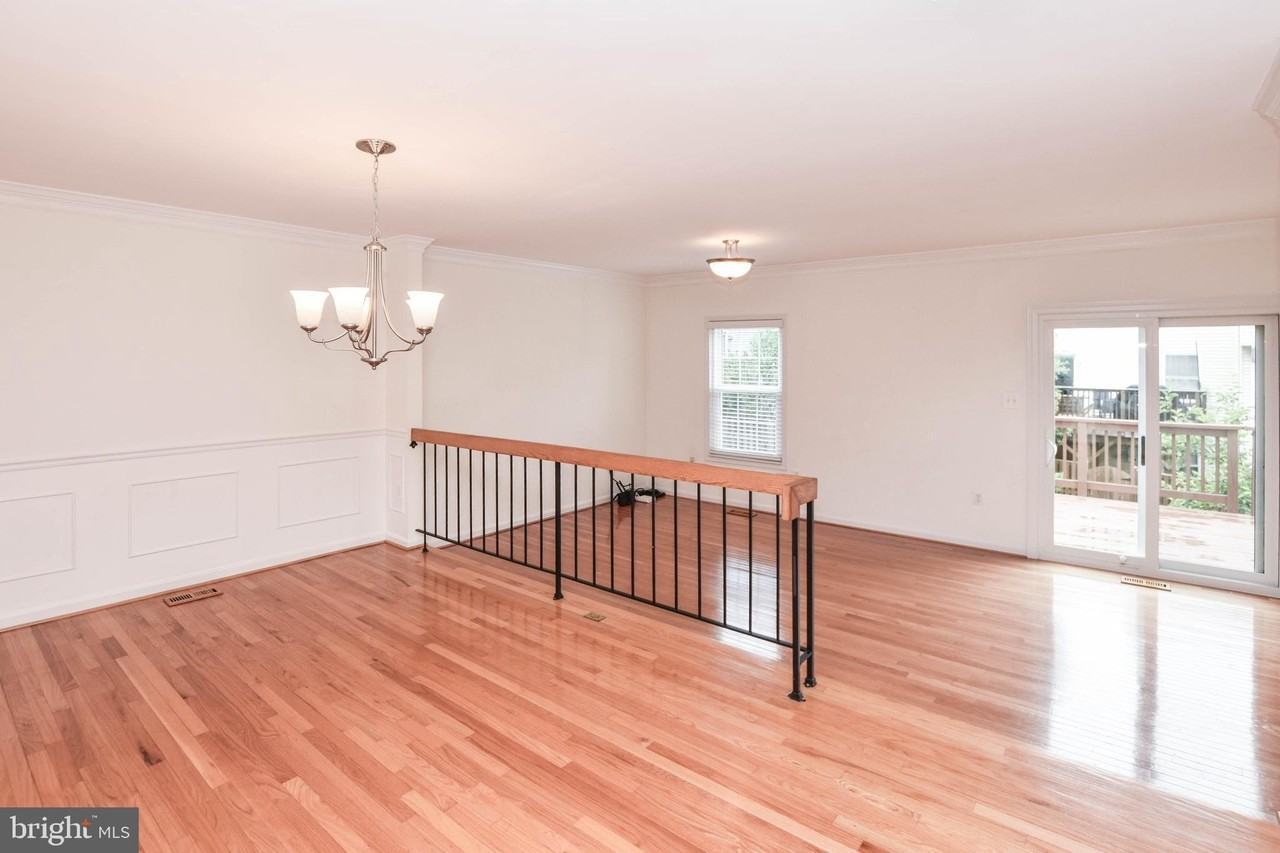 5843 Wye Oak Commons Ct #39 - Photo 4 of 29