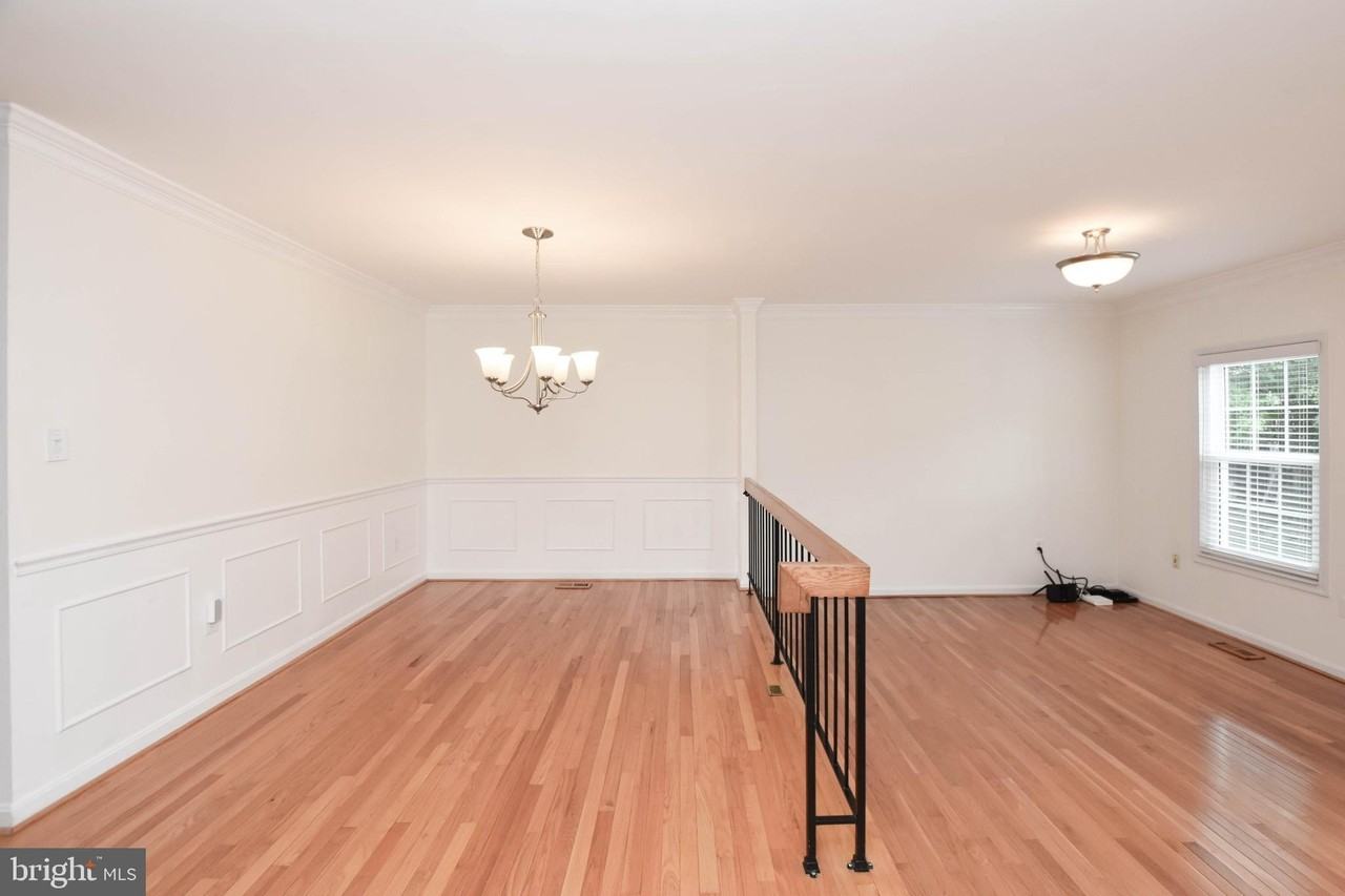 5843 Wye Oak Commons Ct #39 - Photo 5 of 29
