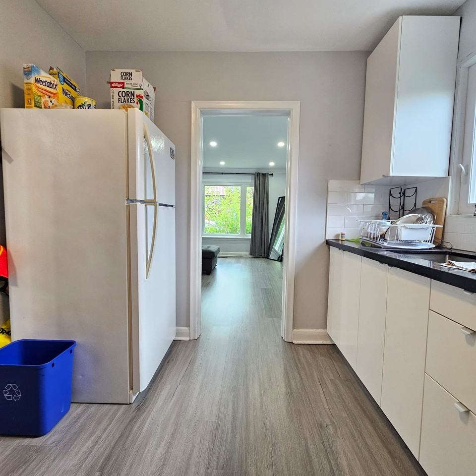 569 Oakwood Avenue #1 - Photo 3 of 12