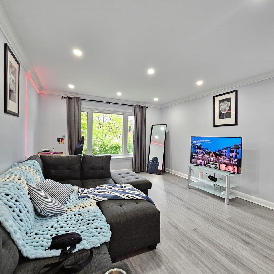 569 Oakwood Avenue #1 - Photo 6 of 12