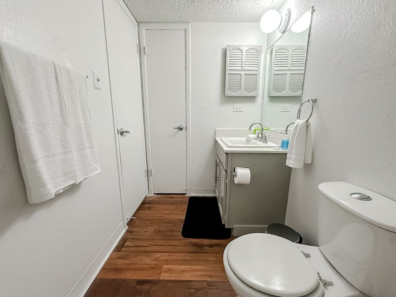1071 Clayton Ln #1534926P - Photo 5 of 23