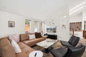 featured image of 1521 Chartwell Dr