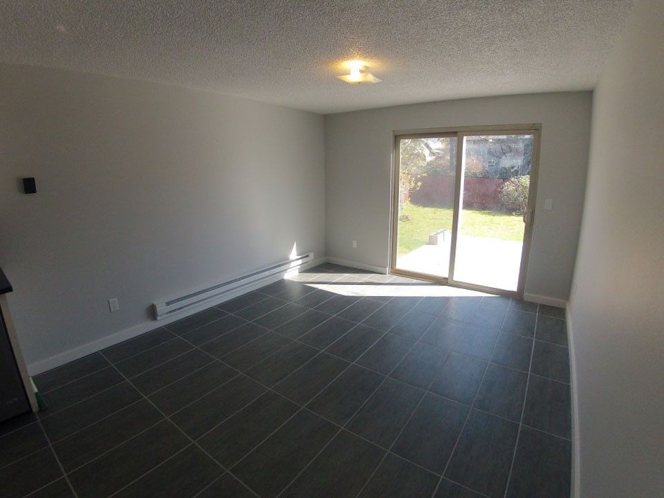 1221 S Pearl St - Photo 3 of 12