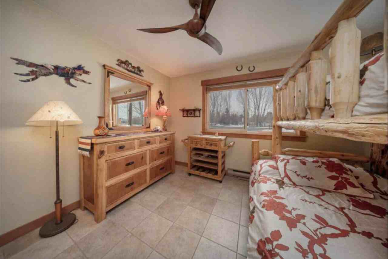 300 Sterling Way #1543060P - Photo 4 of 16