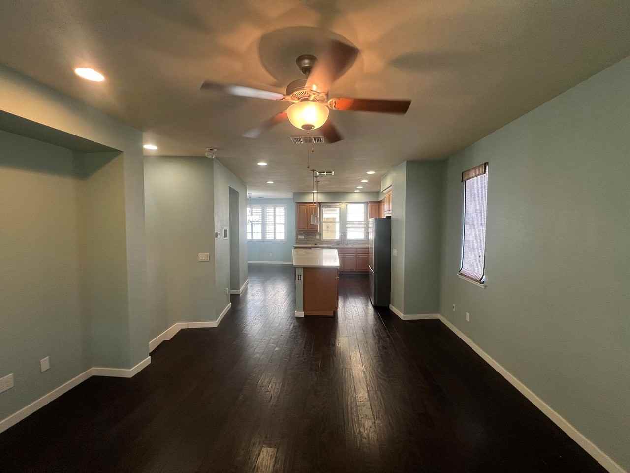 221 Geary Way - Photo 6 of 20