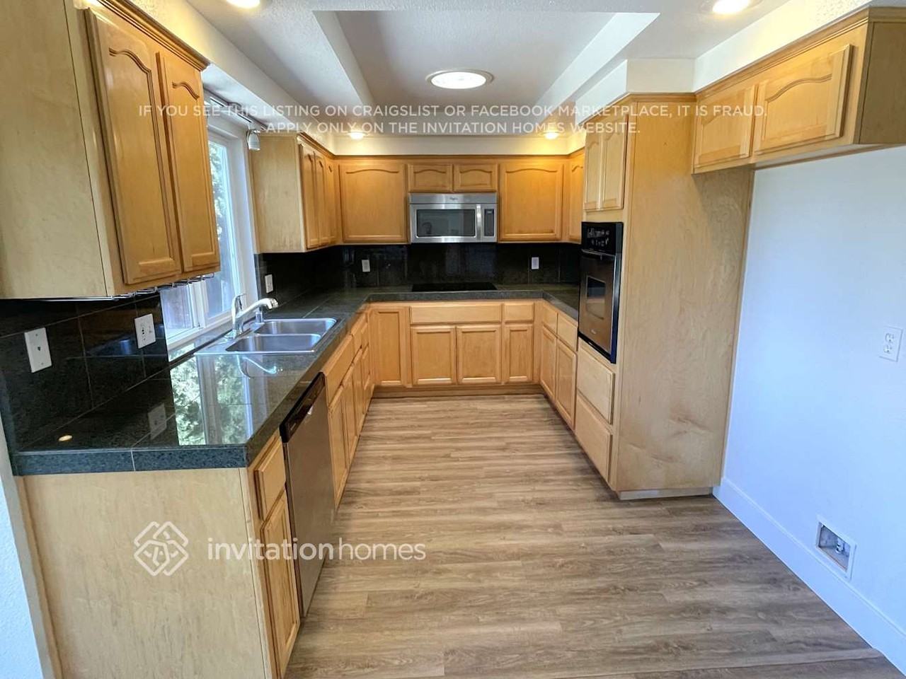 2828 Tiffany West Way - Photo 4 of 13