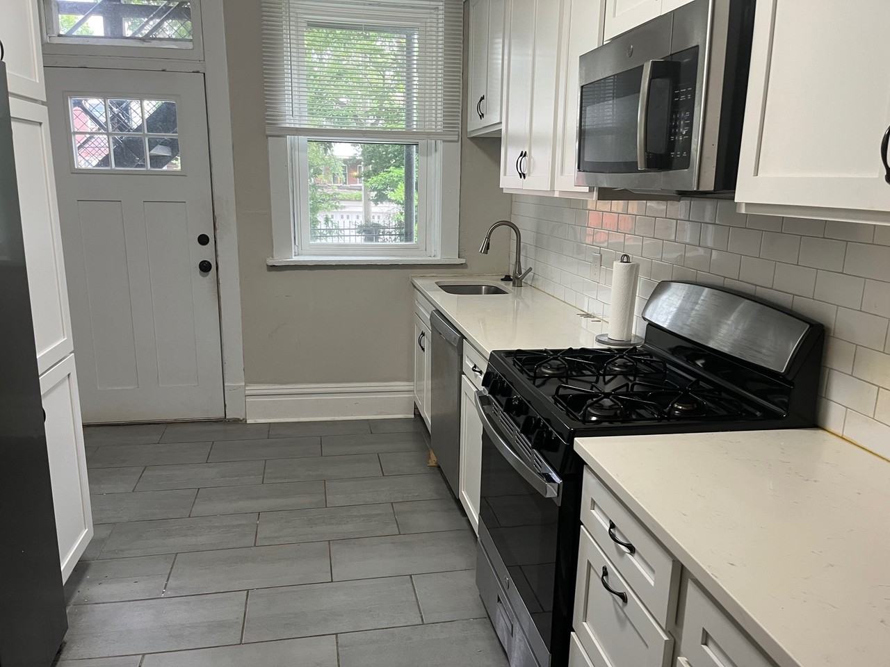 5920 McPherson Avenue #1st Floor - Photo 4 of 13