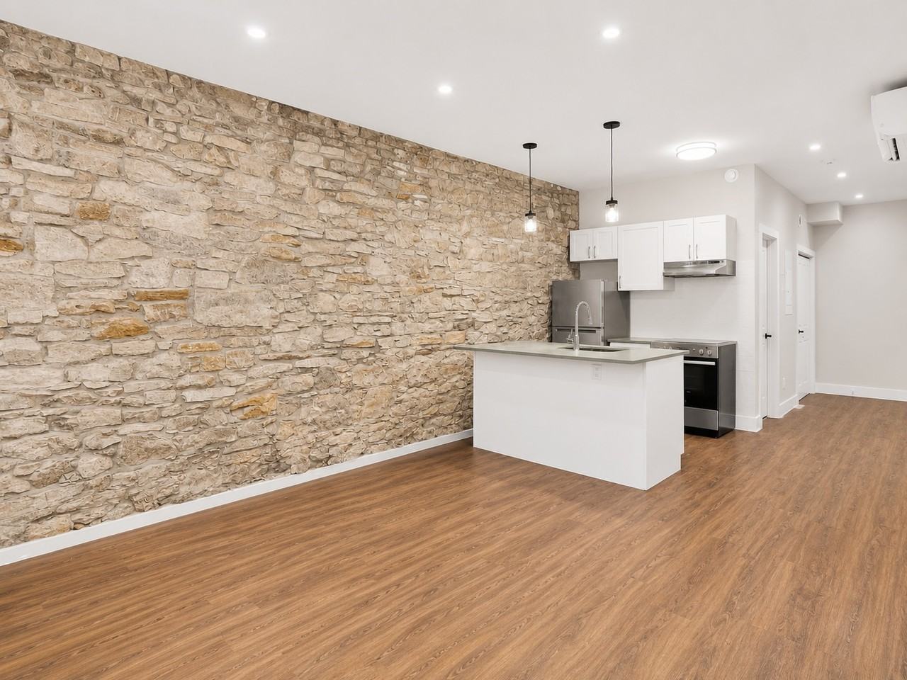 55 John Street South #6 - Photo 4 of 7