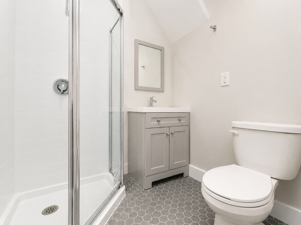 55 John Street South #6 - Photo 6 of 7