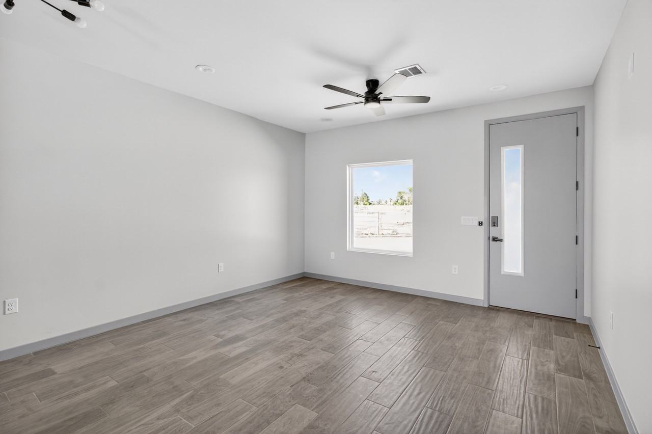 155D Colina Pl #D1 - Photo 2 of 14