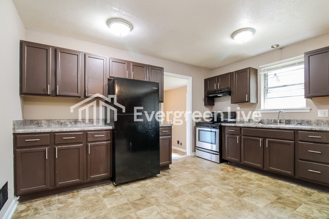 4707 Misty Vale Ln - Photo 2 of 15