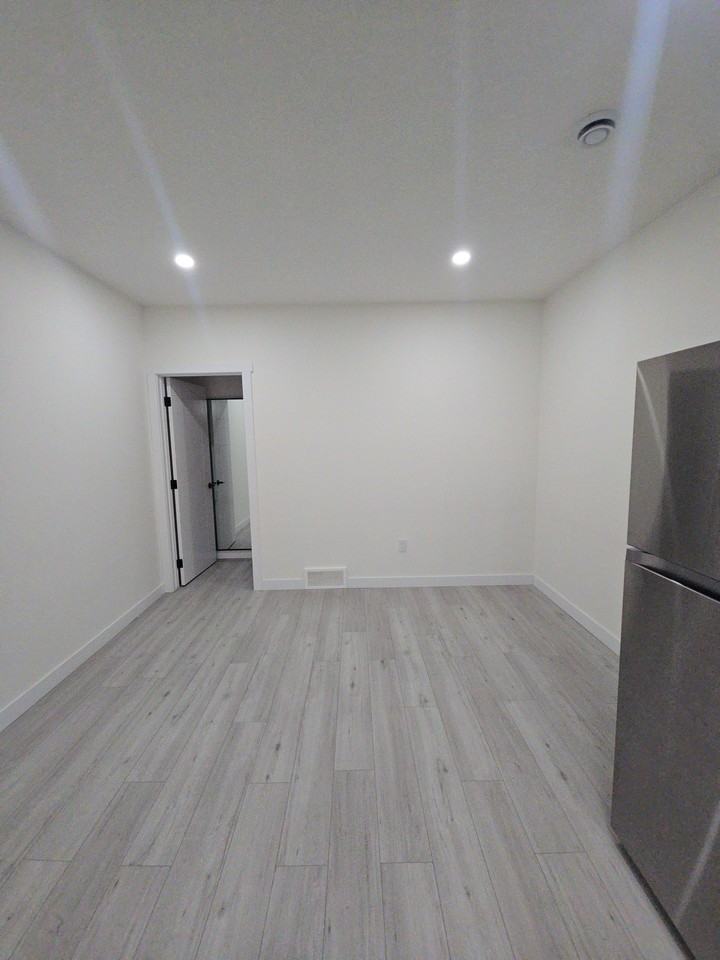 601 Corner Meadows Way NE - Photo 4 of 12