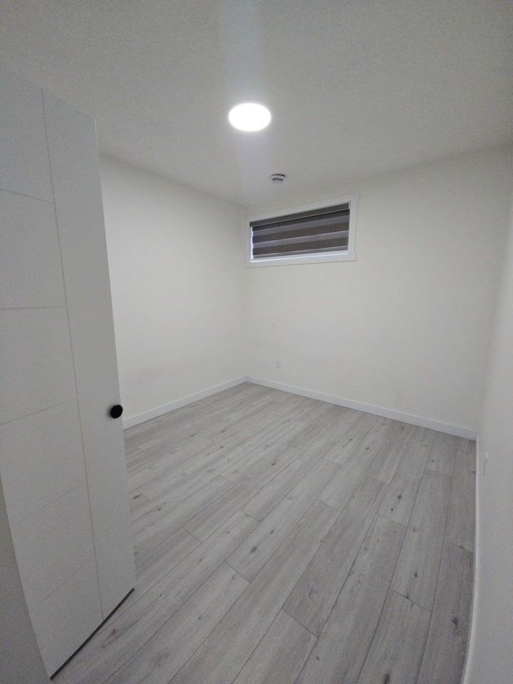 601 Corner Meadows Way NE - Photo 6 of 12