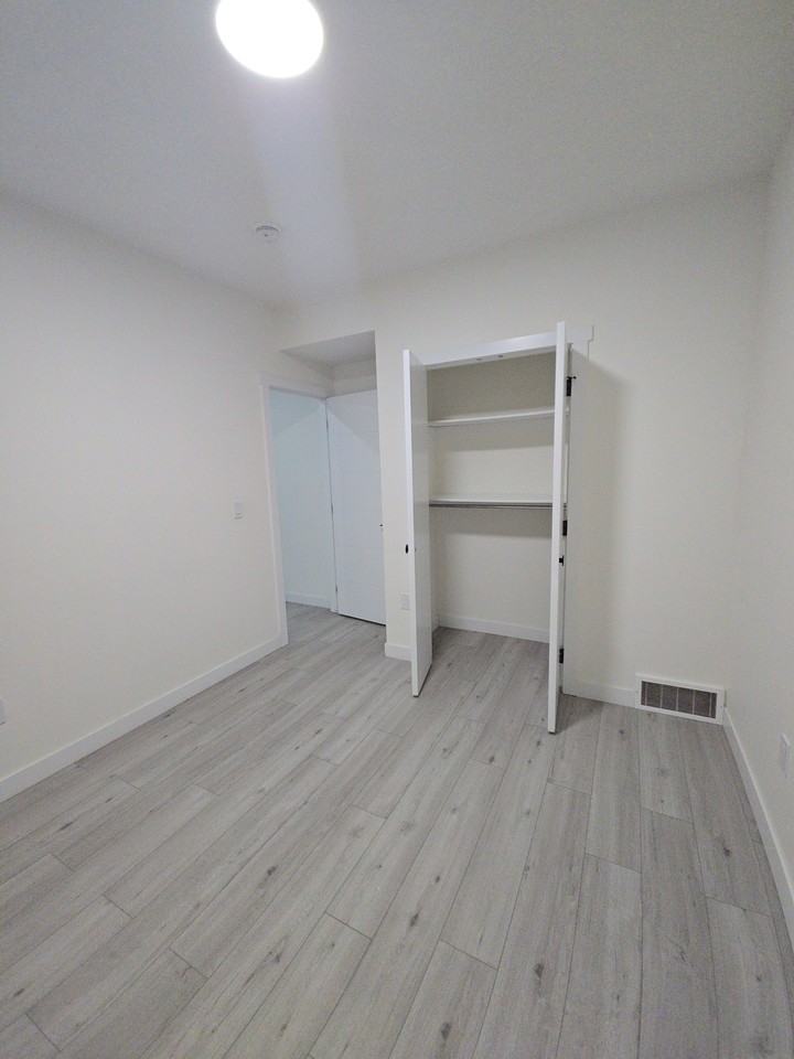 601 Corner Meadows Way NE - Photo 7 of 12