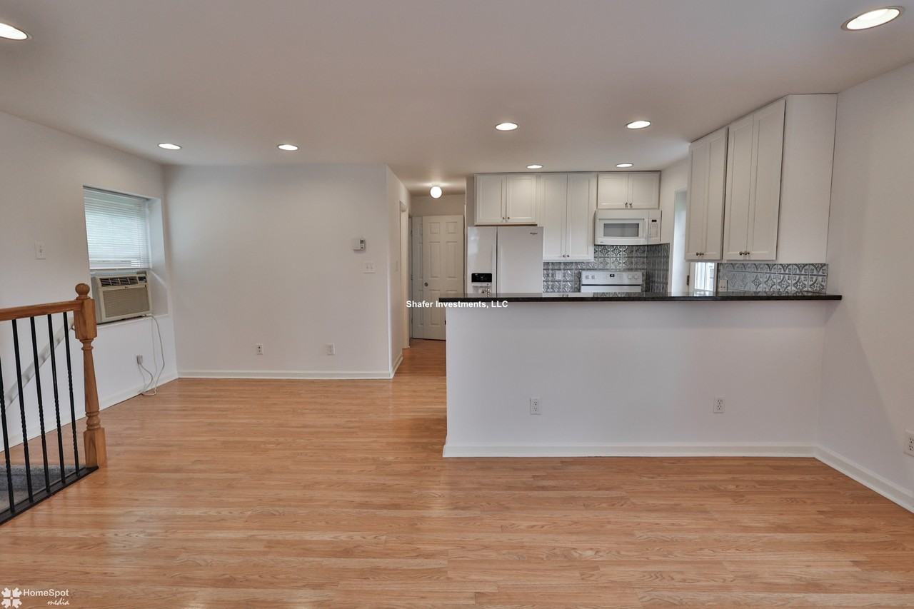 1612 Center St - Photo 4 of 50