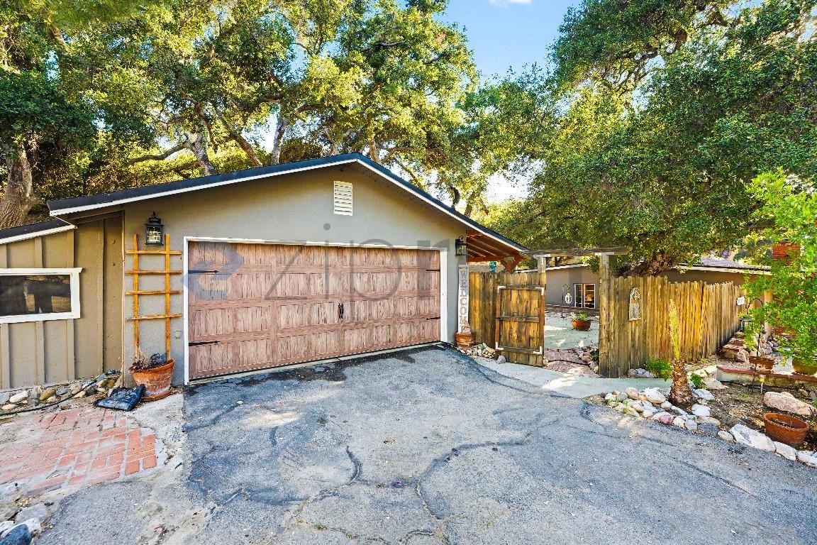 15353 Iron Canyon Rd - Photo 5 of 45