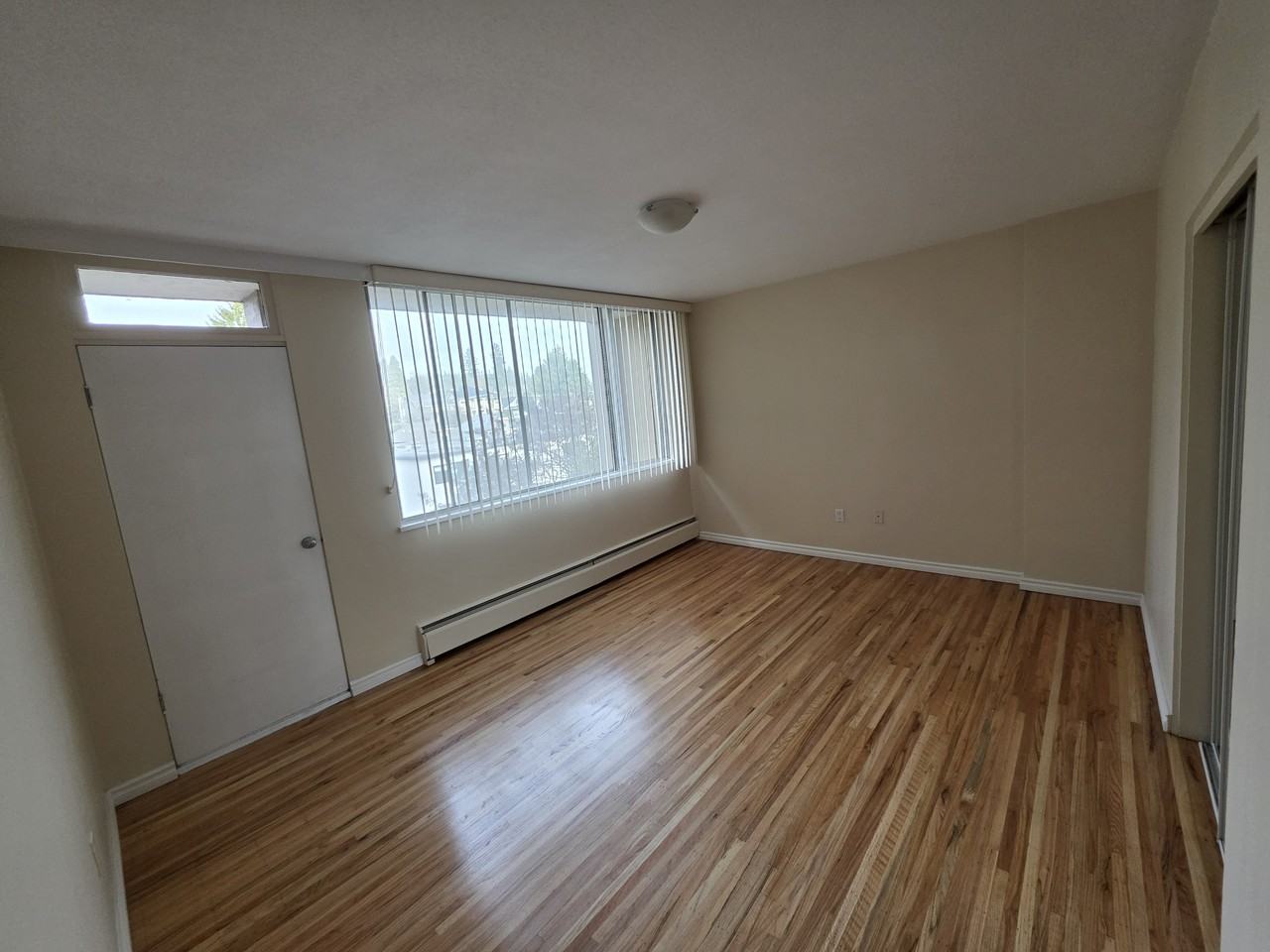 225 Royal Avenue - Photo 6 of 9